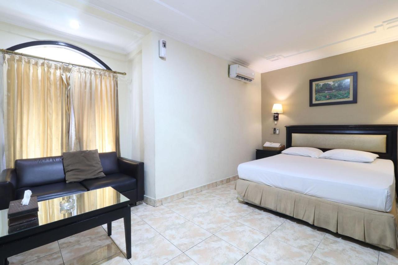 C'One Hotel Pulomas Cakarta Dış mekan fotoğraf