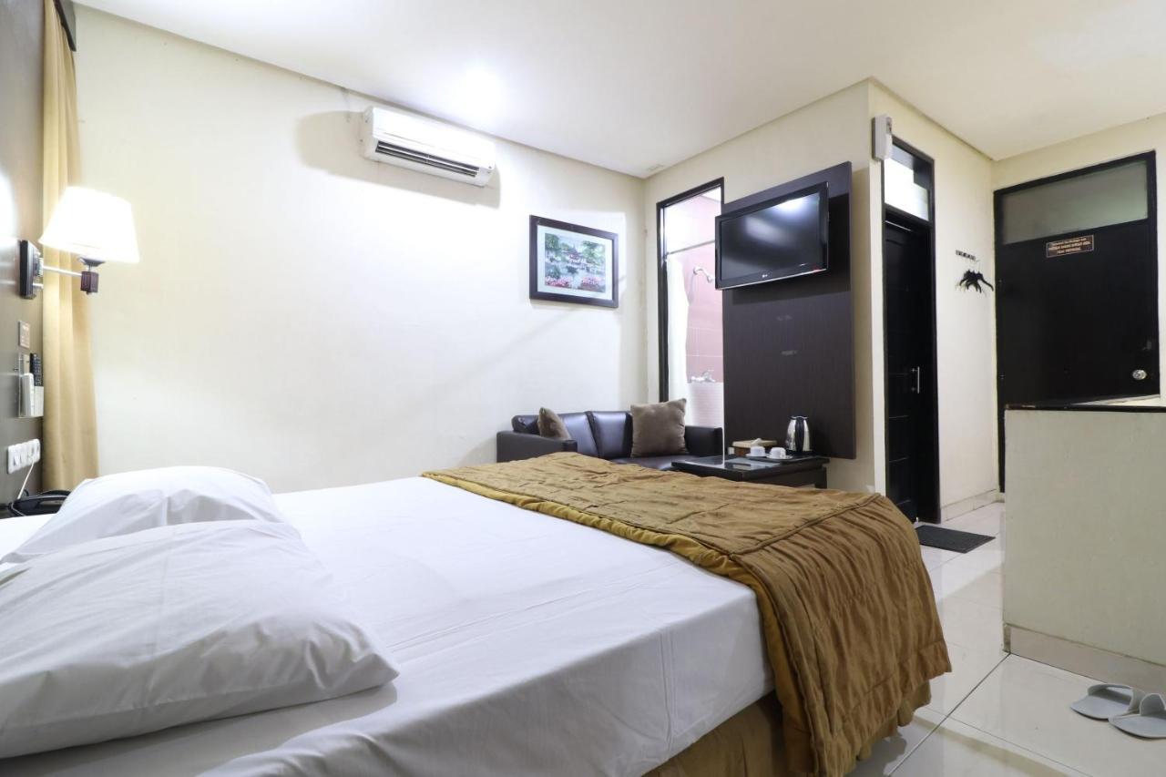 C'One Hotel Pulomas Cakarta Dış mekan fotoğraf
