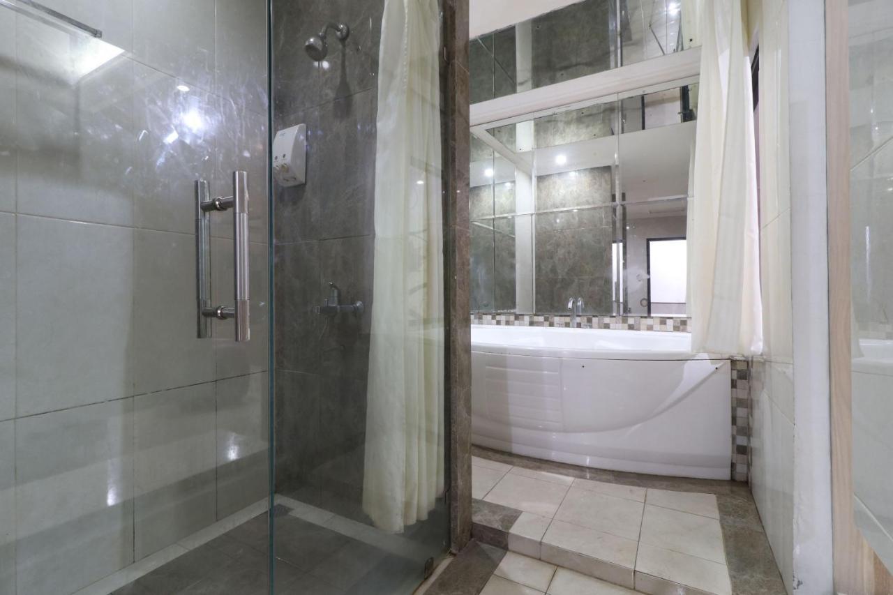 C'One Hotel Pulomas Cakarta Dış mekan fotoğraf