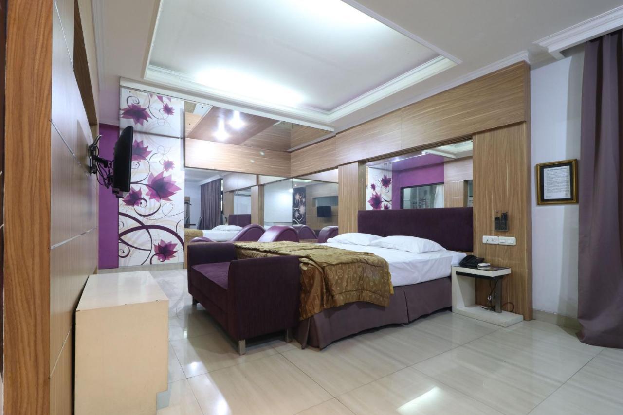C'One Hotel Pulomas Cakarta Dış mekan fotoğraf