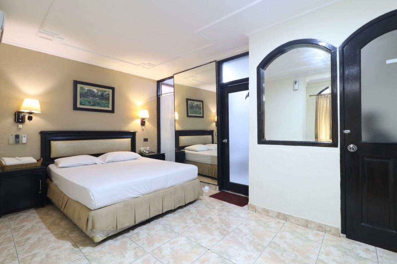 C'One Hotel Pulomas Cakarta Dış mekan fotoğraf